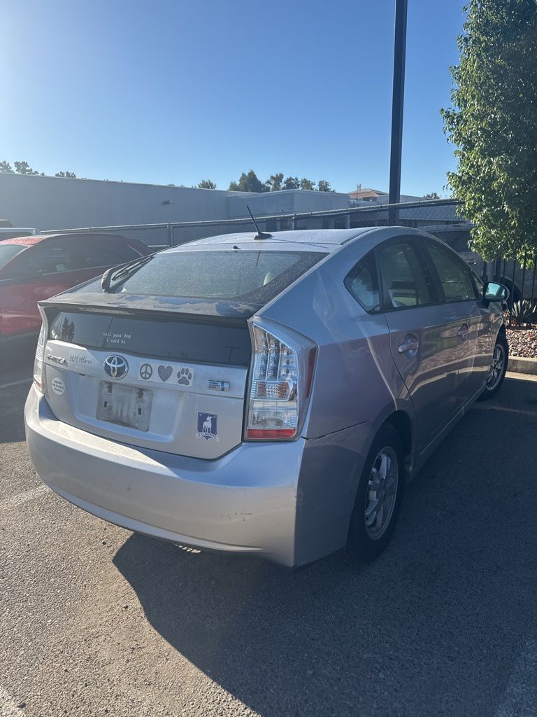 2010 Toyota Prius Three photo 4