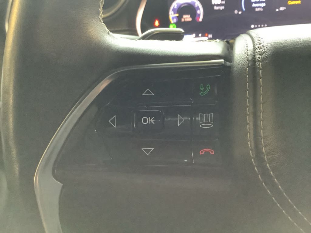 2022 Jeep Grand Cherokee Overland photo 5