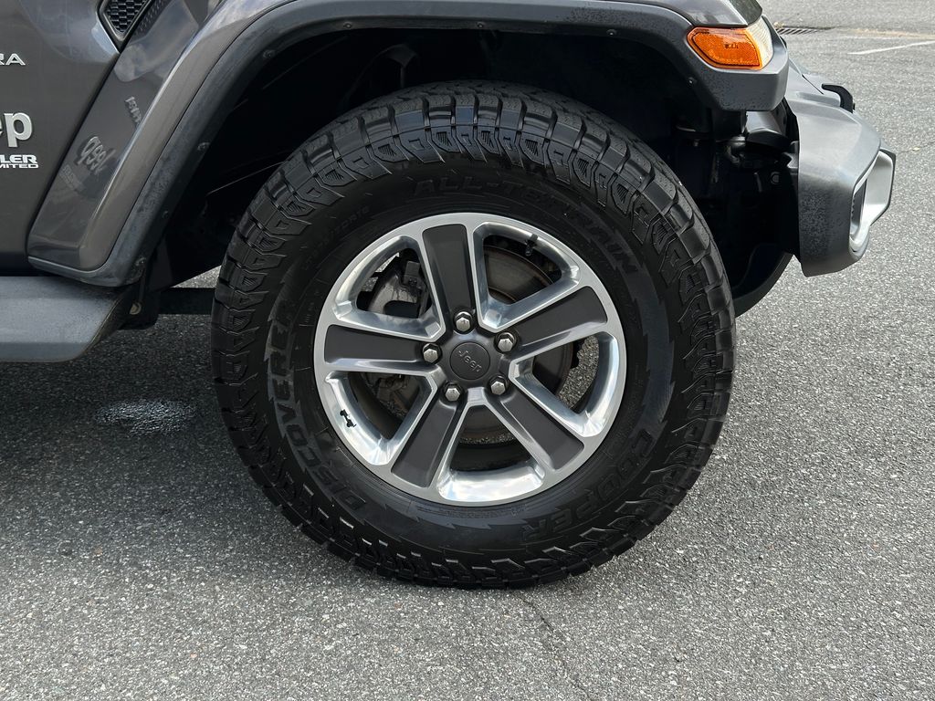 2020 Jeep Wrangler Unlimited Sahara photo 30
