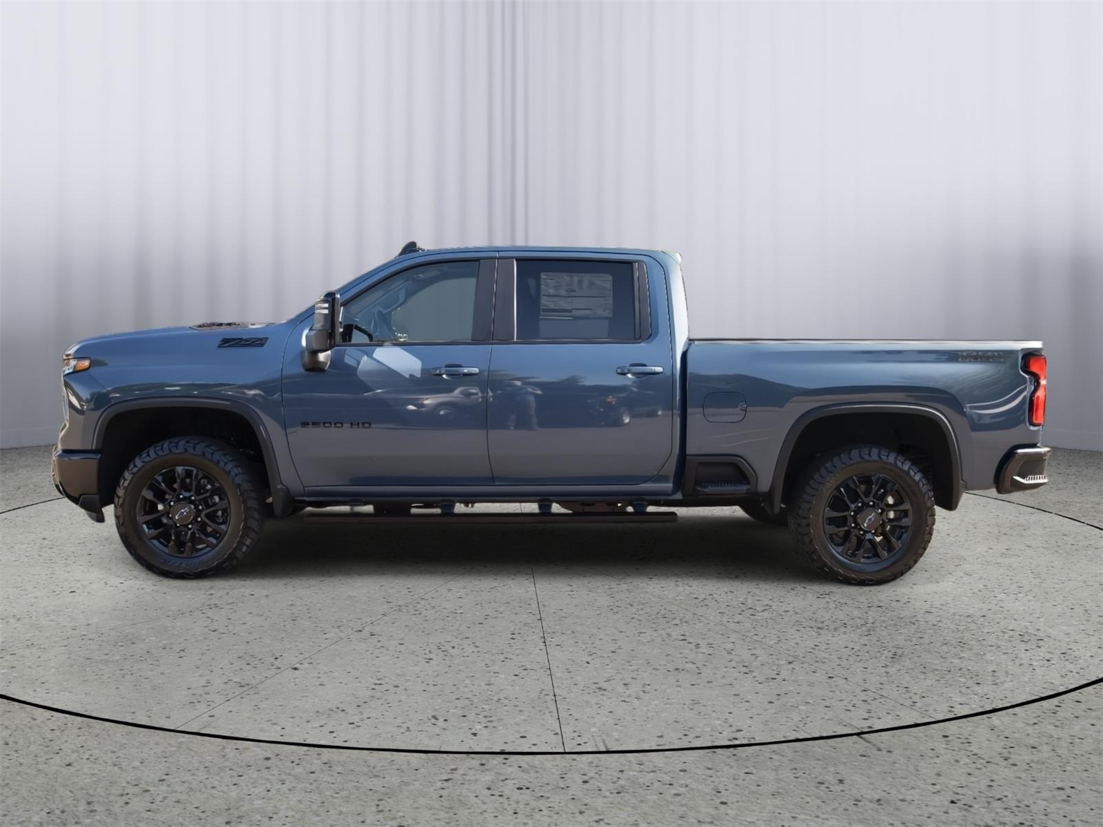 2025 Chevrolet Silverado 2500HD LT photo 4