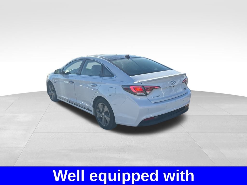 2017 Hyundai Sonata Hybrid Limited photo 2