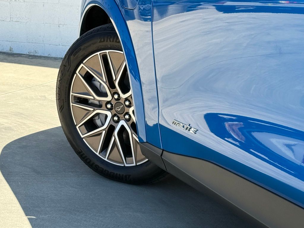 2025 Ford Mustang Mach-E Premium photo 15