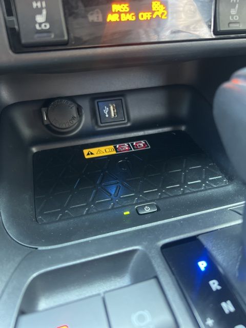 2024 Toyota RAV4 Hybrid XSE photo 18