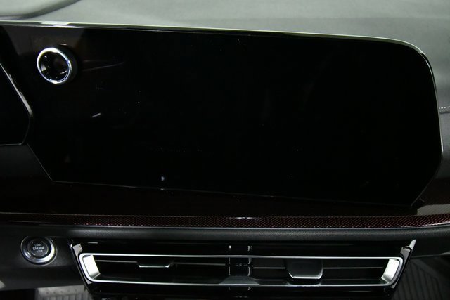 2024 Chevrolet Traverse Z71 photo 3