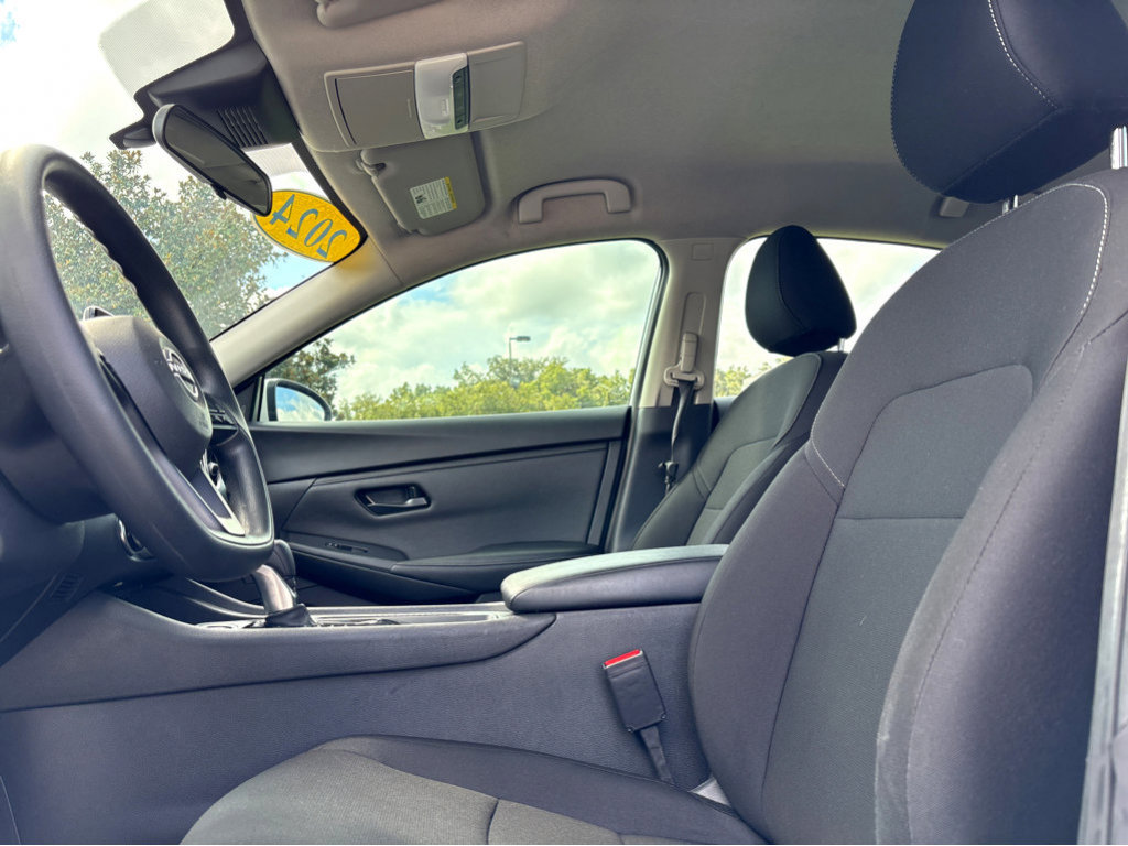 2024 Nissan Sentra S photo 11