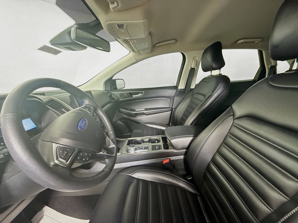 2022 Ford Edge SEL photo 20