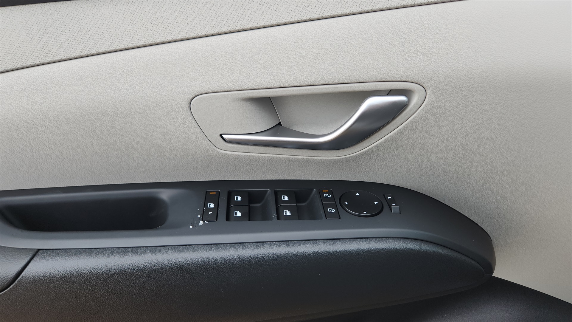 2025 Hyundai Tucson Hybrid SEL Convenience photo 17