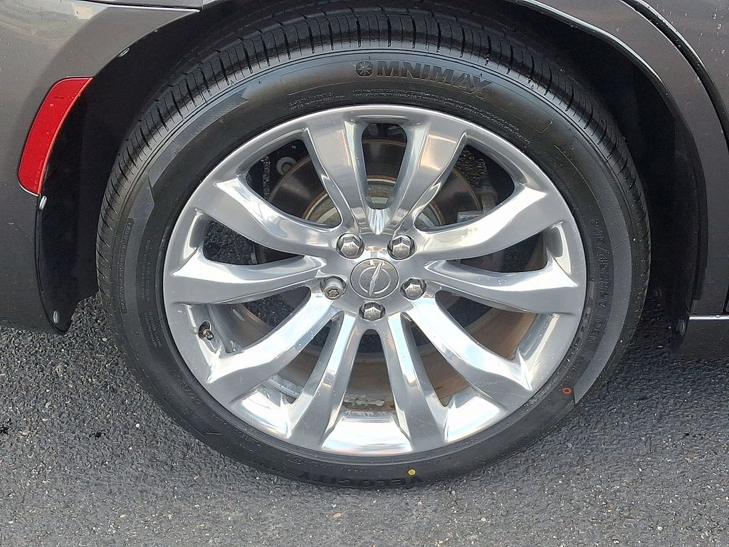 2018 Chrysler 300 Limited photo 6
