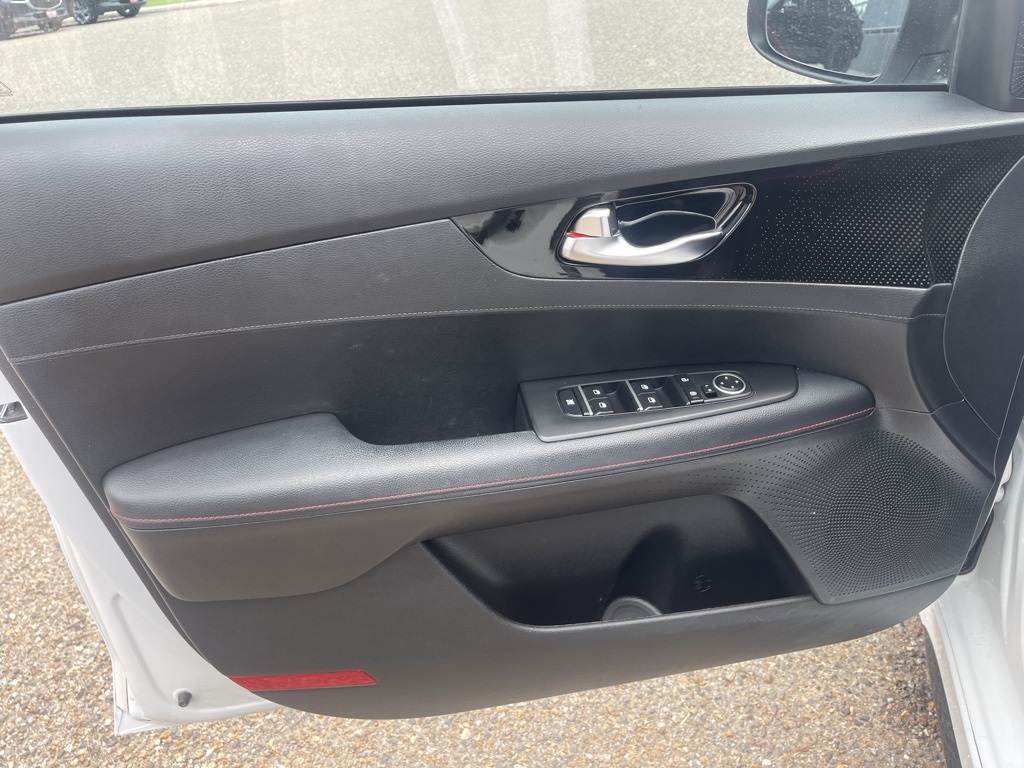 2023 Kia Forte GT photo 8