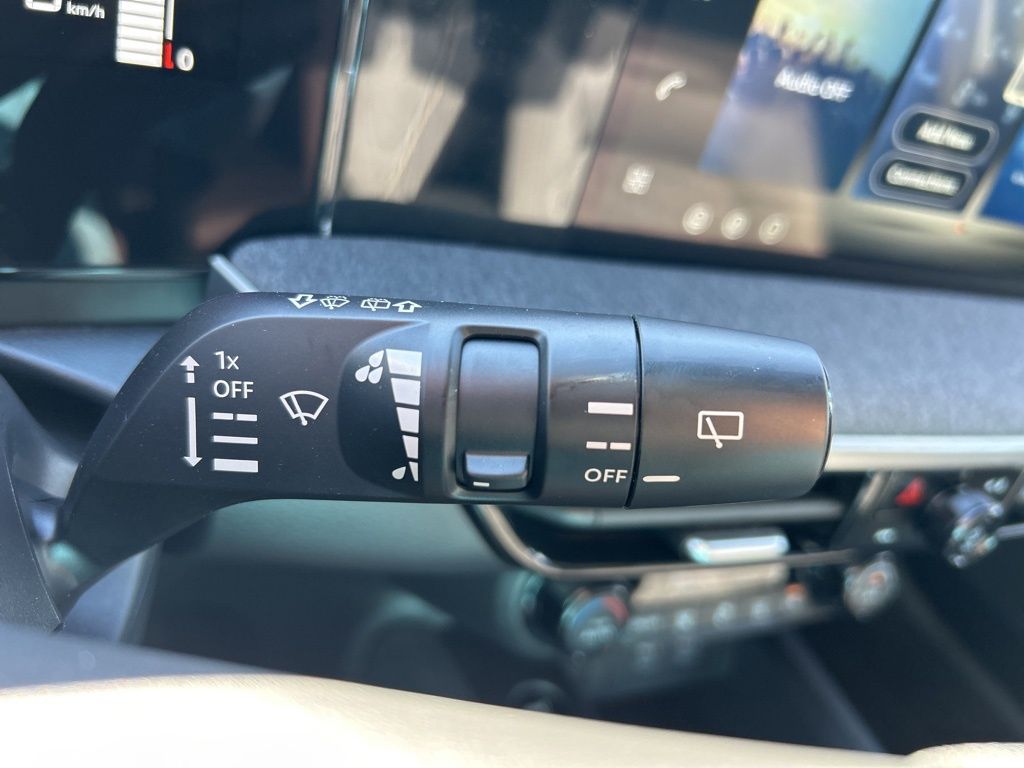 2026 Nissan Kicks SV photo 21