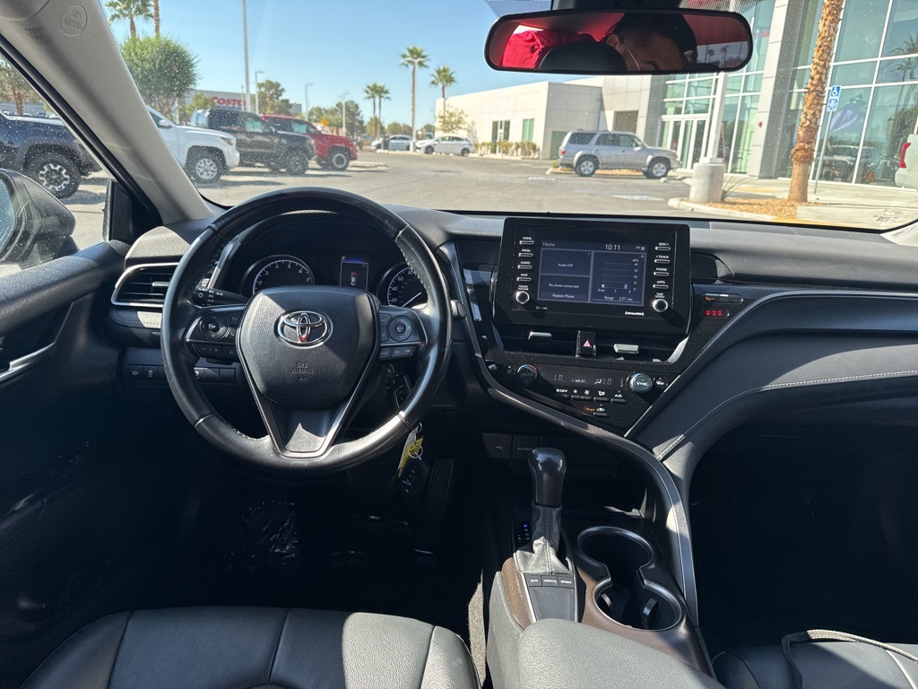 2022 Toyota Camry SE photo 17