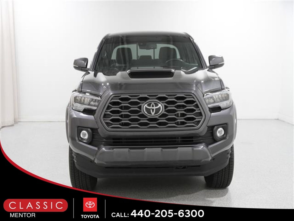 2023 Toyota Tacoma TRD Sport photo 2