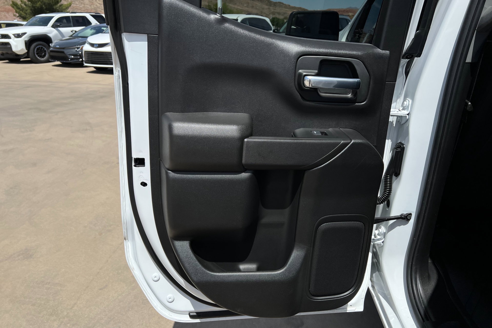 2025 Chevrolet Silverado 1500 Custom photo 18