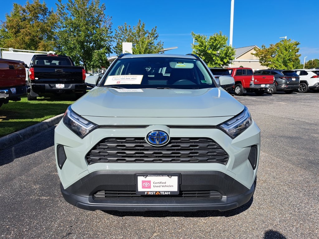 2022 Toyota RAV4 Hybrid XLE photo 3