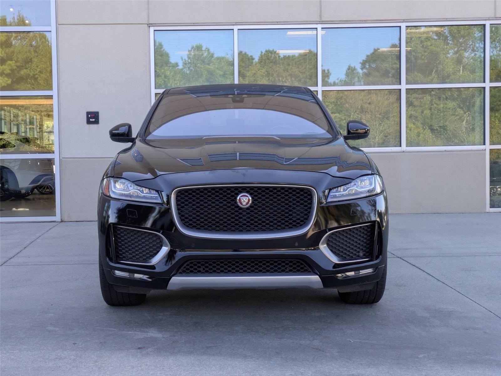 2019 Jaguar F-PACE S photo 2