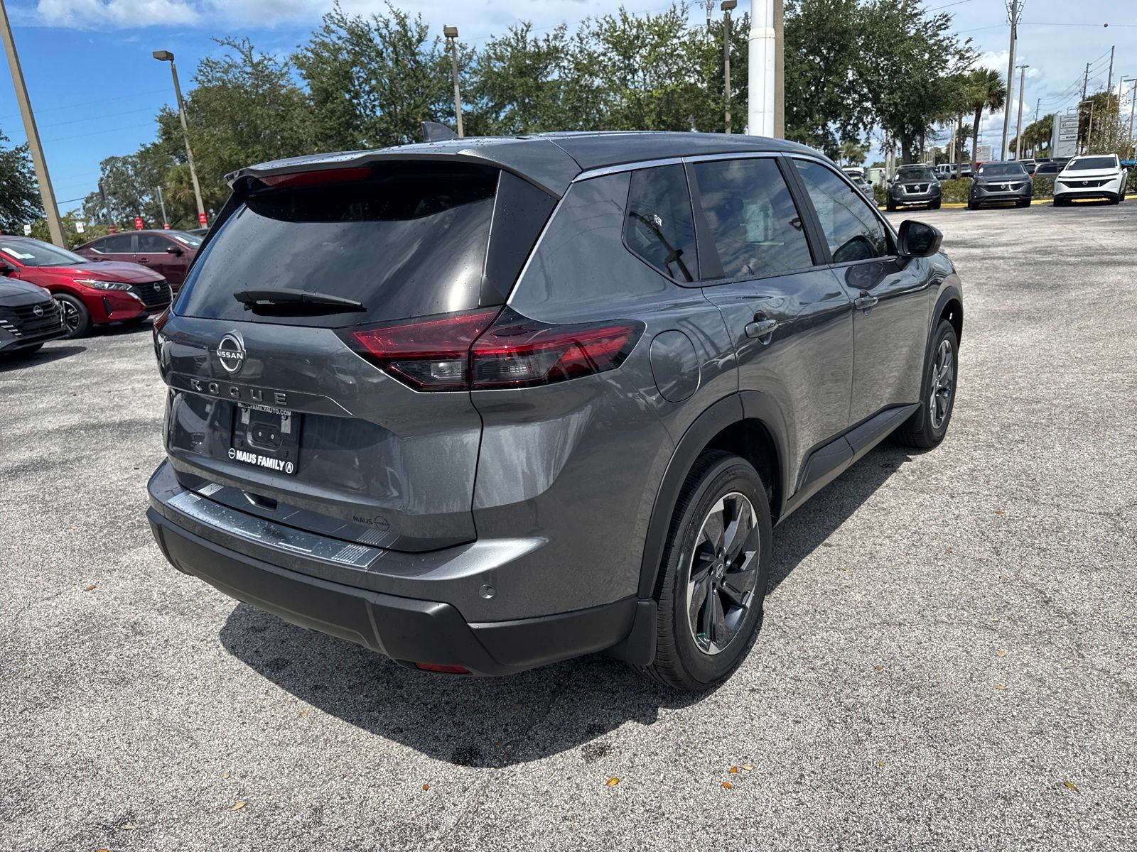 2026 Nissan Rogue SV photo 5
