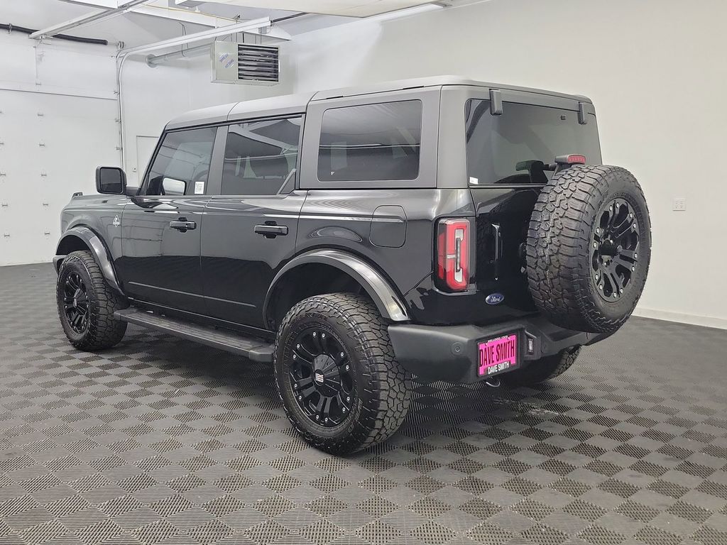 2023 Ford Bronco Outer Banks photo 3
