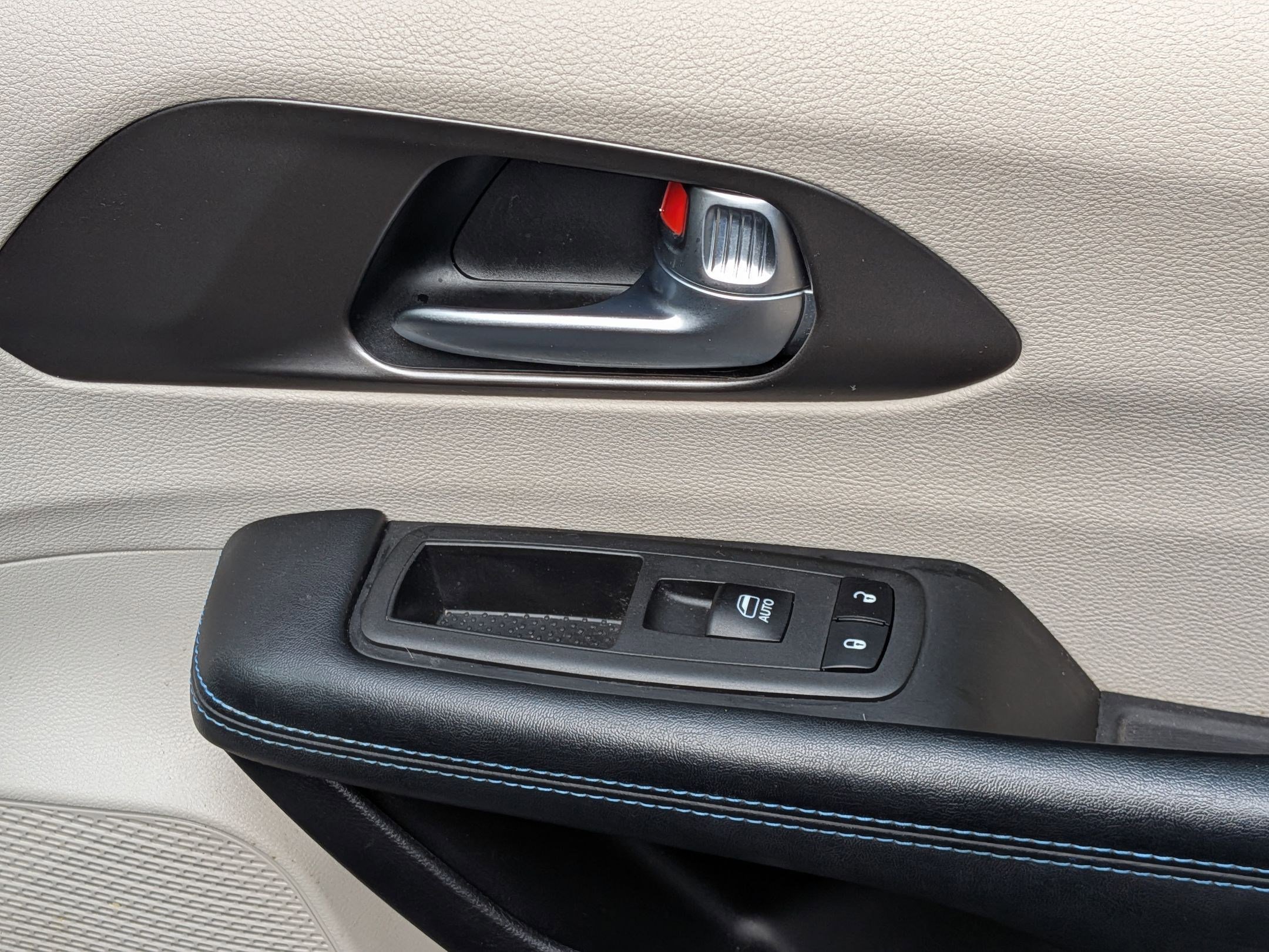 2021 Chrysler Pacifica Touring L photo 32