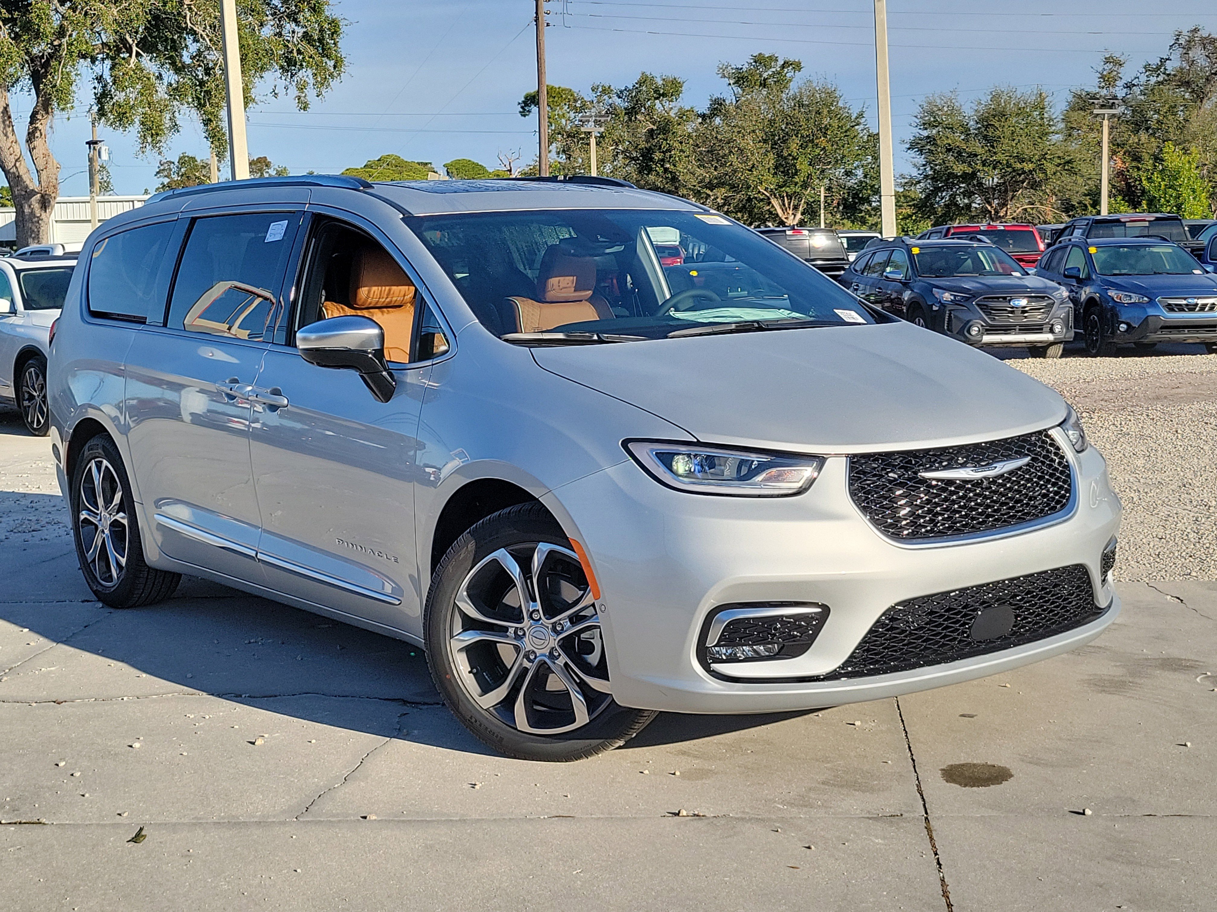 2026 Chrysler Pacifica Pinnacle's photo