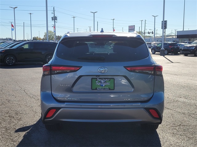 2023 Toyota Highlander L photo 3