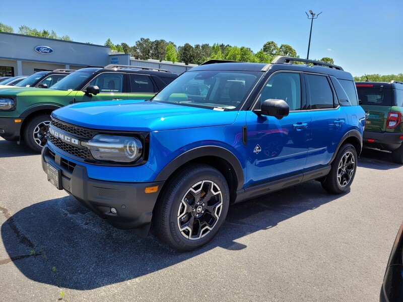 2025 Ford Bronco Sport Outer Banks photo 3