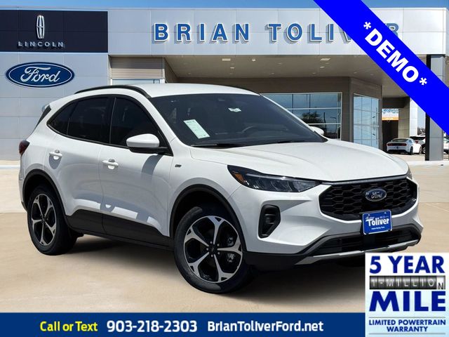 2025 Ford Escape ST-Line Select's photo