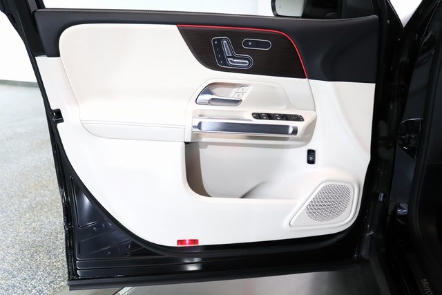 2025 Mercedes Benz GLB 250 4MATIC photo 19