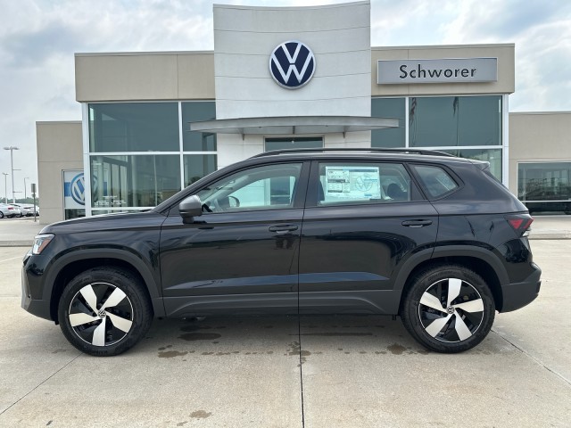 2025 Volkswagen Taos S's photo