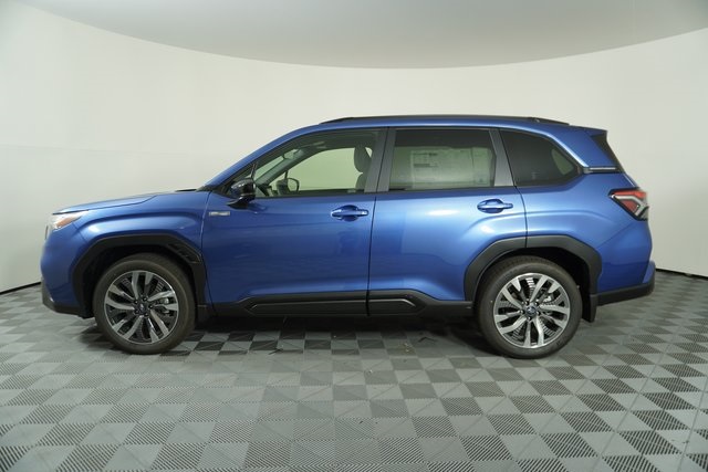 2025 Subaru Forester Touring photo 4