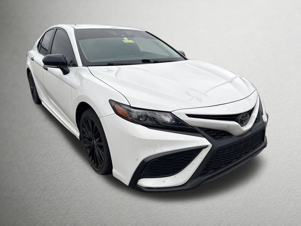 2021 Toyota Camry SE Nightshade's photo