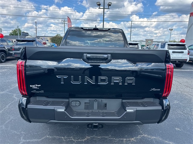 2025 Toyota Tundra SR5 CrewMax photo 3