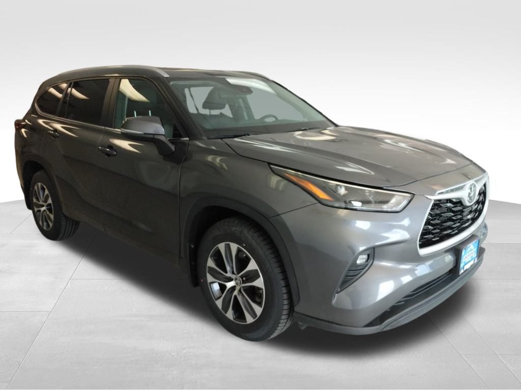 2024 Toyota Highlander XLE photo 4