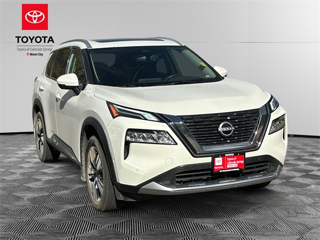 2023 Nissan Rogue Platinum's photo