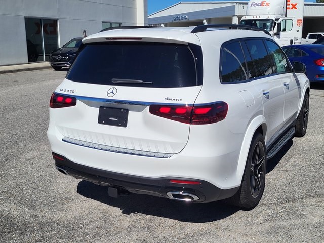 2025 Mercedes Benz GLS 450 4MATIC photo 2