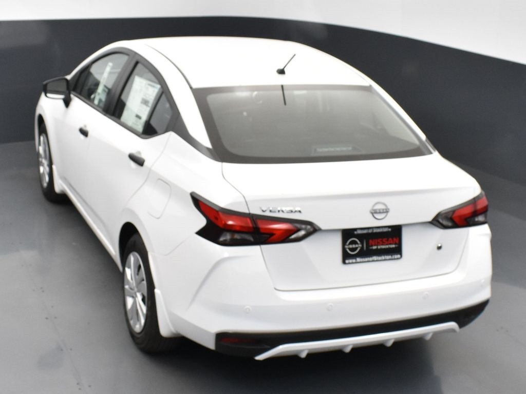 2025 Nissan Versa 1.6 S photo 41