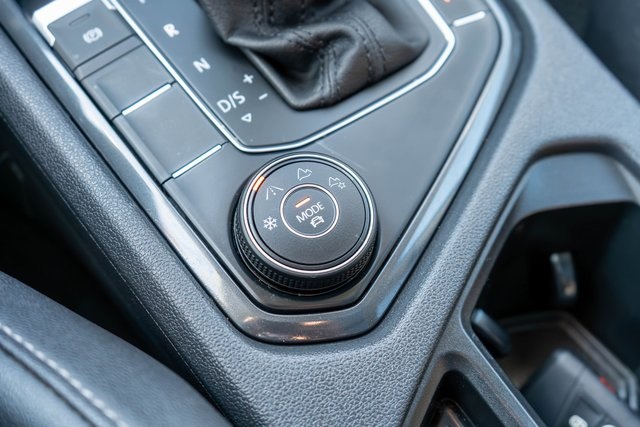 2020 Volkswagen Tiguan SEL photo 23