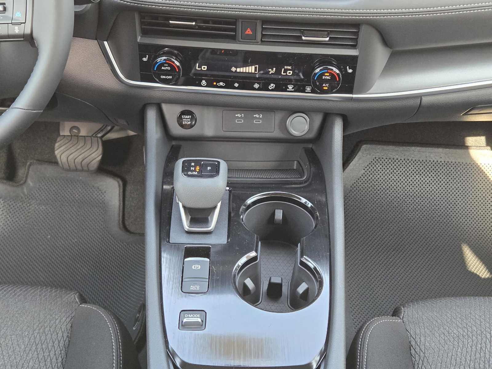 2026 Nissan Rogue SV photo 15