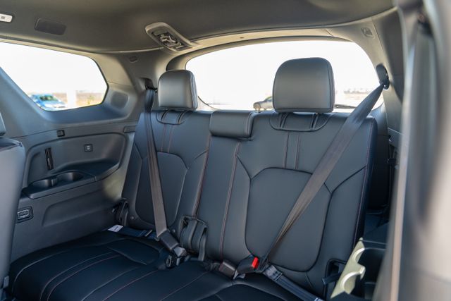 2025 Honda Pilot Black Edition photo 17