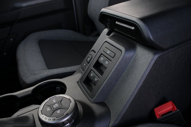 2023 Ford Bronco Base photo 4