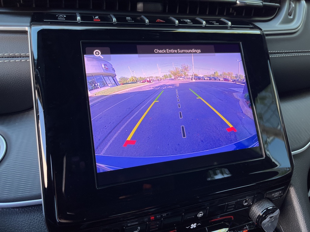 2025 Jeep Grand Cherokee Altitude photo 3