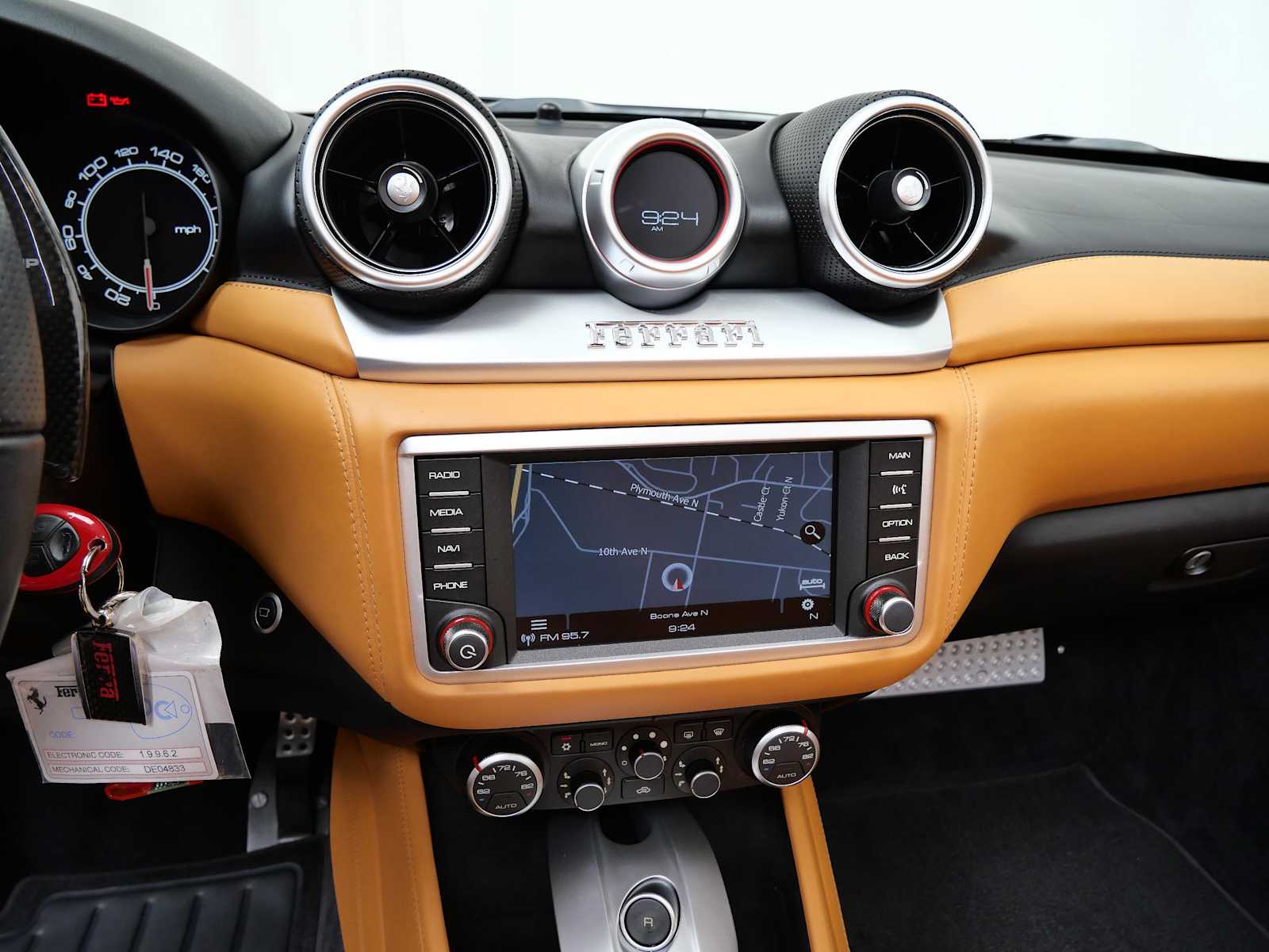 2017 Ferrari California T photo 22