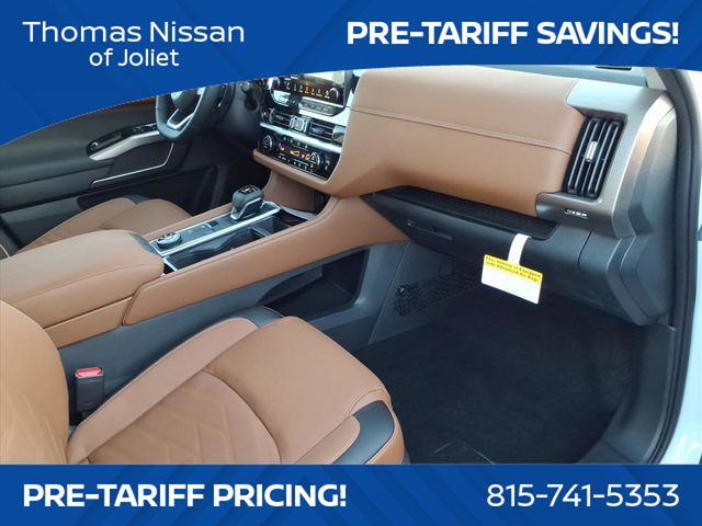 2025 Nissan Pathfinder Platinum photo 16