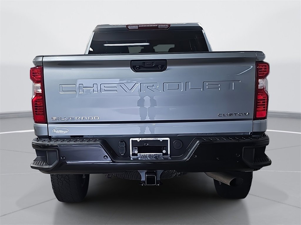 2024 Chevrolet Silverado 2500HD Custom photo 4