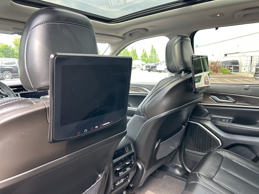 2023 Jeep Cherokee Base photo 12