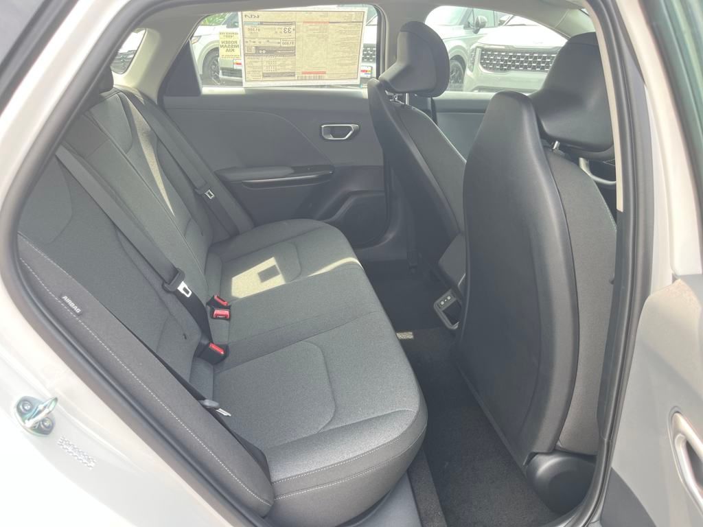2025 Kia K4 LXS photo 16