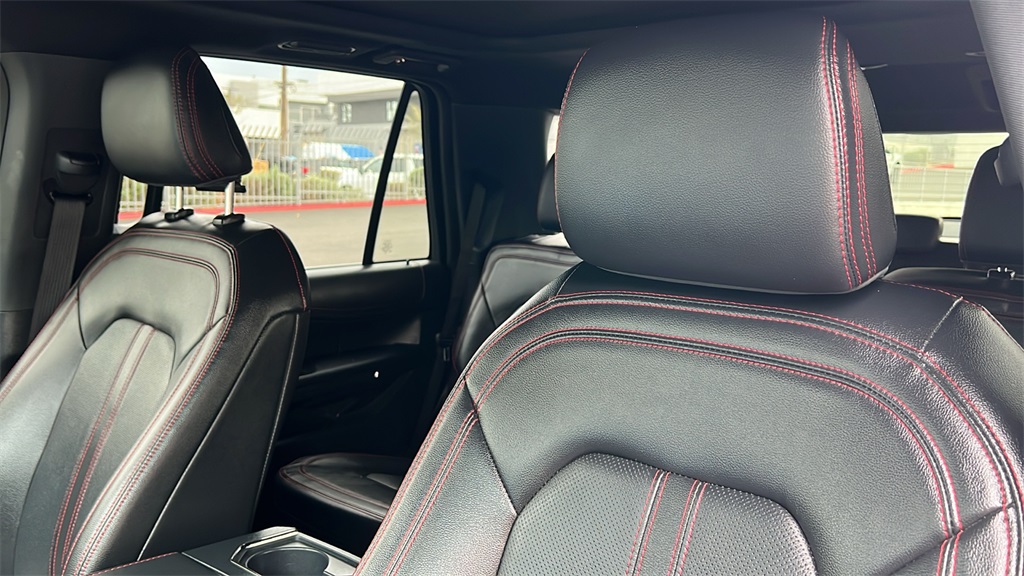 2022 Ford Expedition Limited photo 10