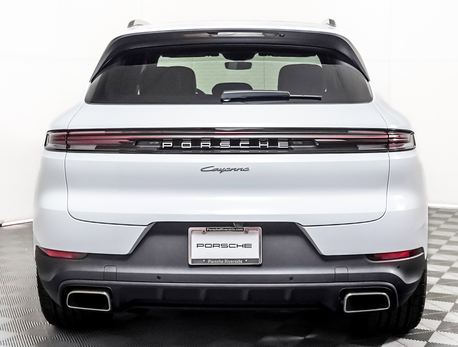 2025 Porsche Cayenne photo 11