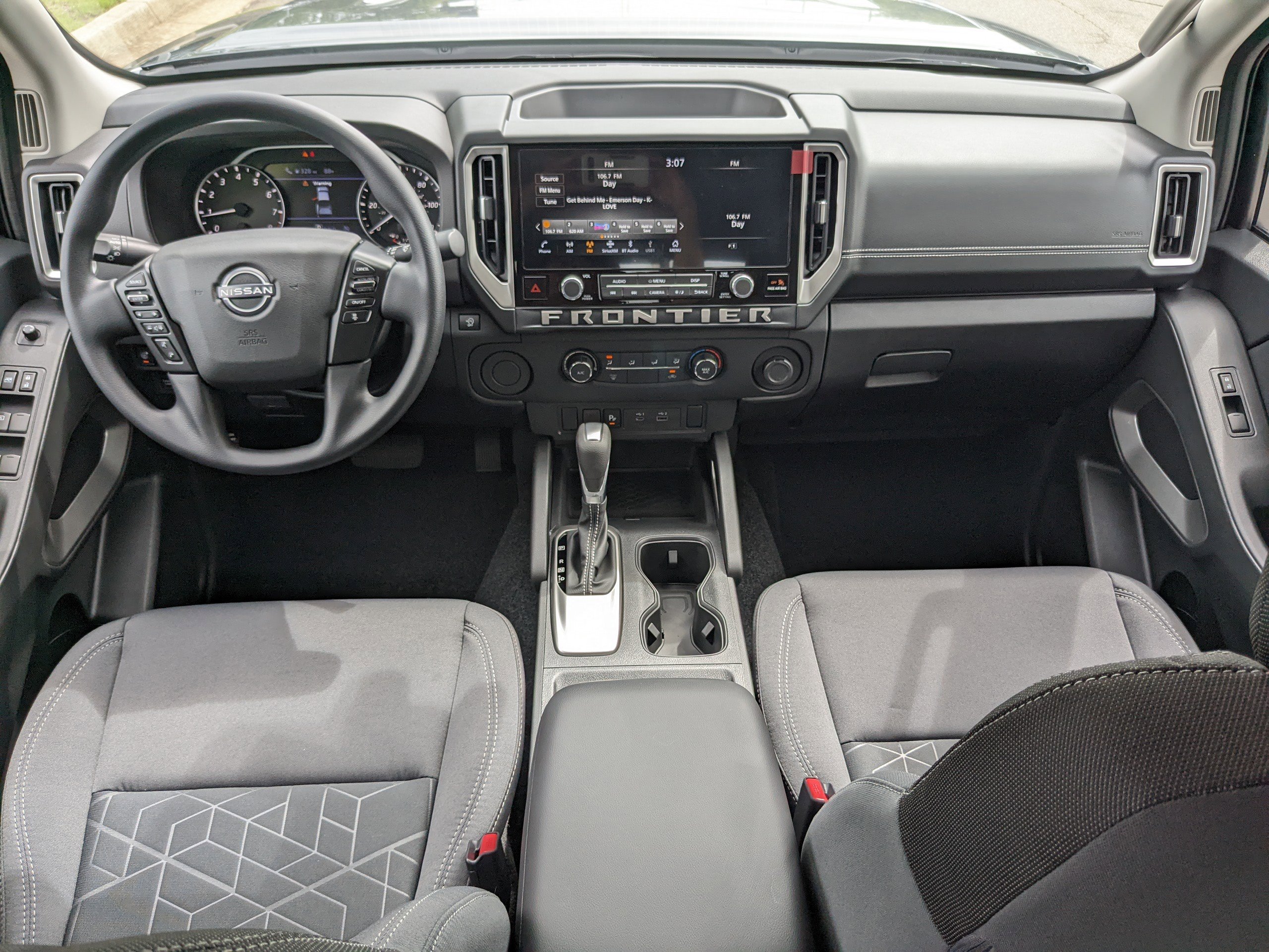 2025 Nissan Frontier SV photo 9