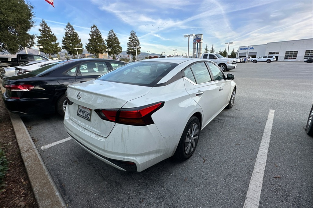 2021 Nissan Altima 2.5 S photo 2