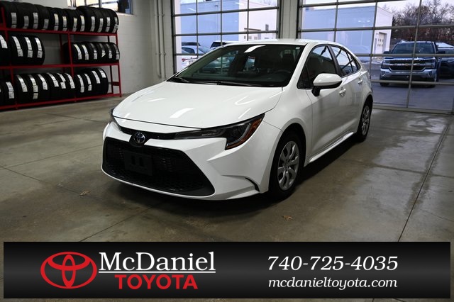 2022 Toyota Corolla LE's photo